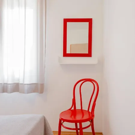 Rustic Florice With A Pool