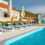 Rustic Florice With A Pool Villa