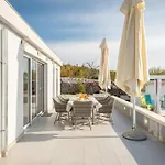 Rustic Florice With A Pool Villa *
