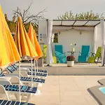 Rustic Florice With A Pool *