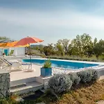 Villa Rustic Florice With A Pool