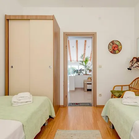 Rustic Florice With A Pool Villa *