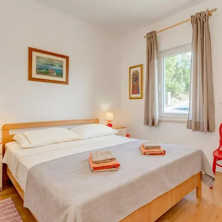 Rustic Florice With A Pool Villa *