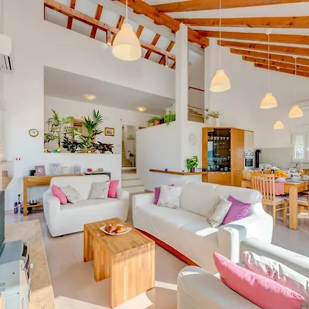 Villa Rustic Florice With A Pool Lecevica