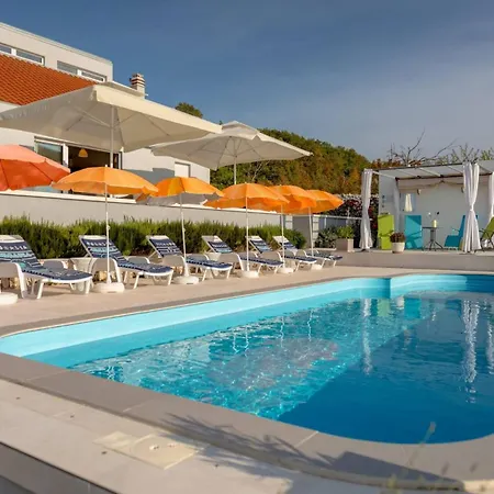 וילה Rustic Florice With A Pool *