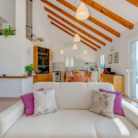 Villa Rustic Florice With A Pool