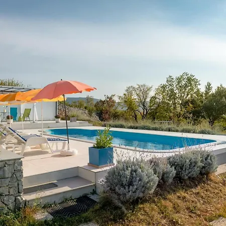 Villa Rustic Florice With A Pool