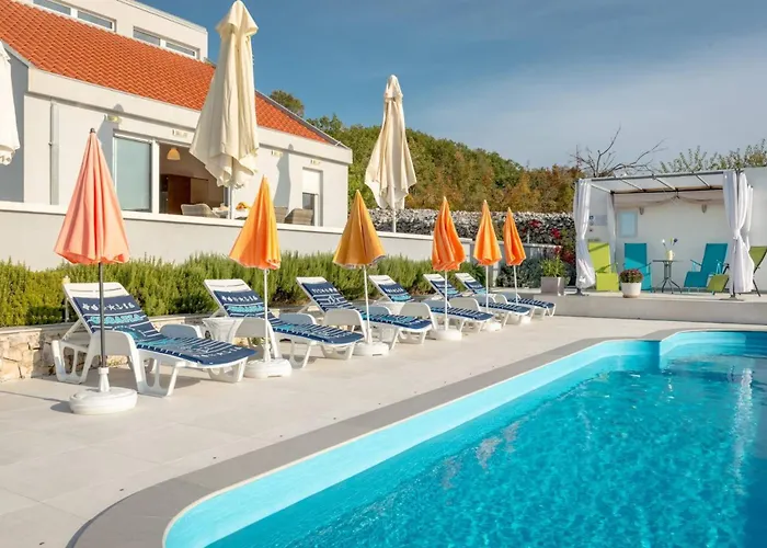 Rustic Florice With A Pool Villa