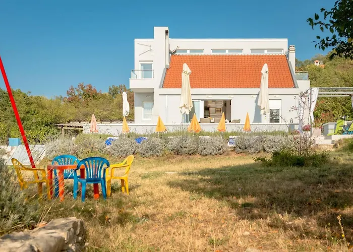 Rustic Florice With A Pool Villa *