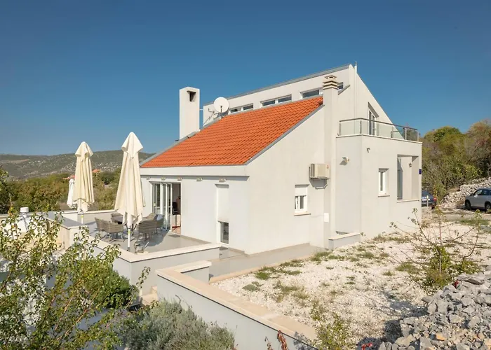 Rustic Florice With A Pool Villa