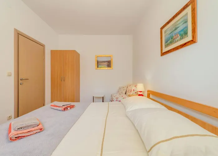 Rustic Florice With A Pool Villa *