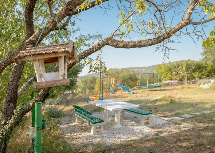 Rustic Florice With A Pool *