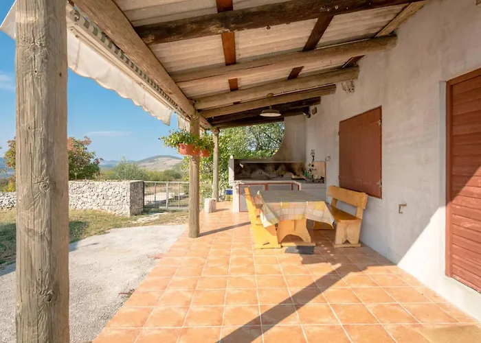 Rustic Florice With A Pool Villa *