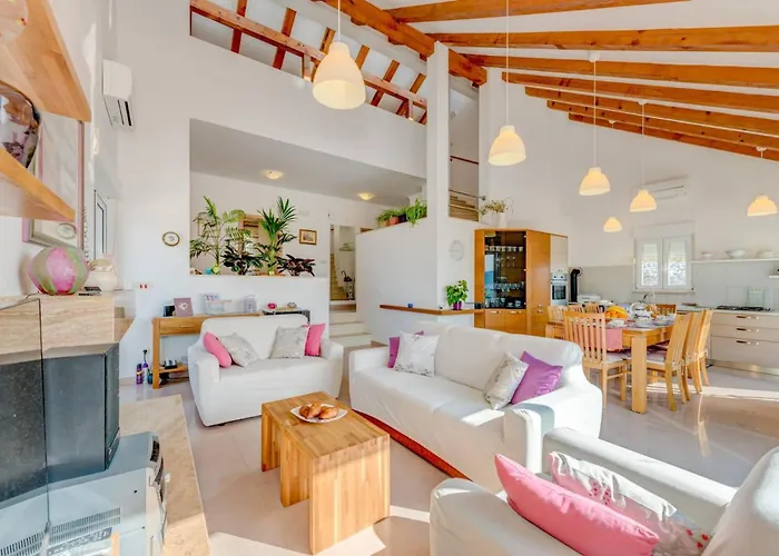 Villa Rustic Florice With A Pool Lecevica