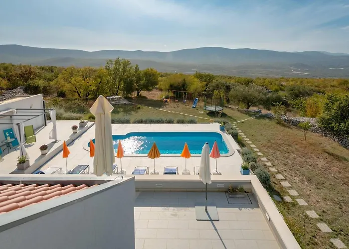 Villa Rustic Florice With A Pool *