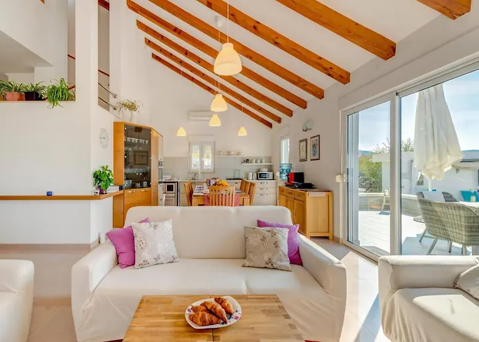 Rustic Florice With A Pool Villa *