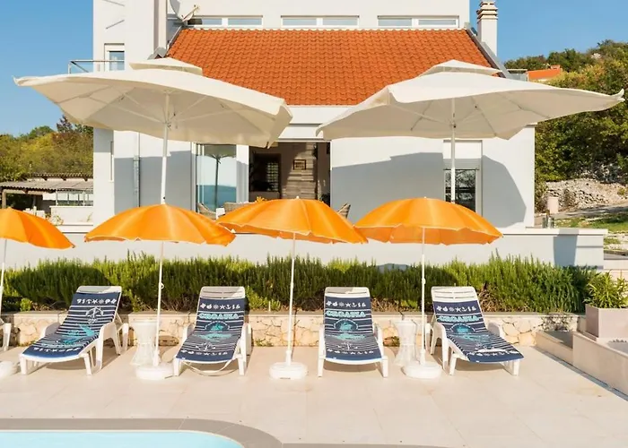 Rustic Florice With A Pool * Lecevica